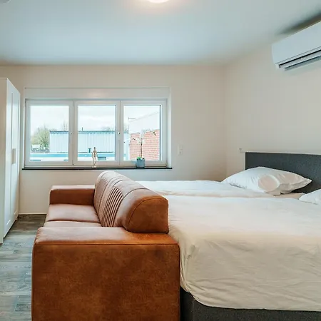 Cosy Near Center *