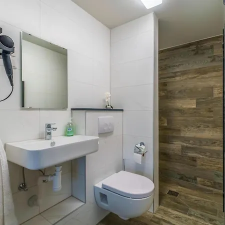 Apartment In Near Snowworld *